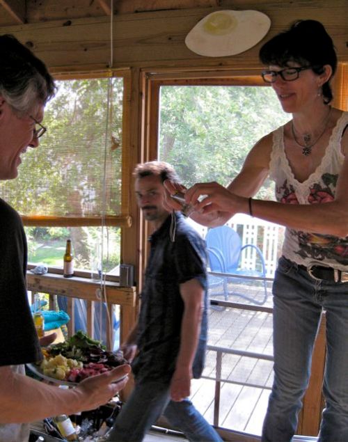 snapping linda's plate